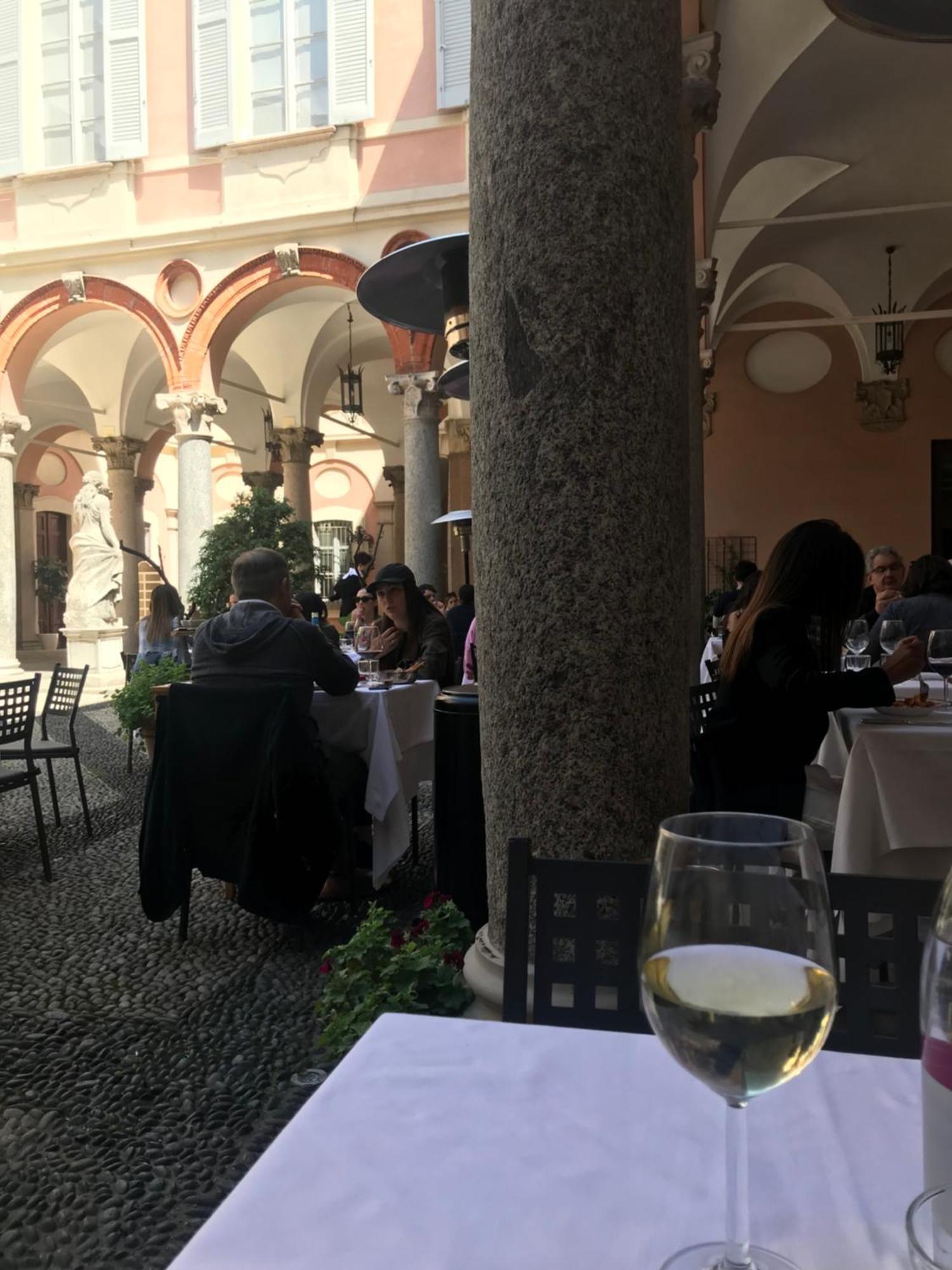 Free 30 Minutes Preemptive Cognitive Disconnect Therapy Price Location Real Duomo Palace Mini Suite Milano Esterno foto